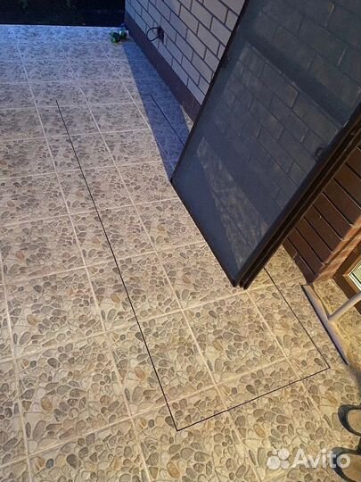 Люк в подвал 900*900 под ламинат на амортизаторах