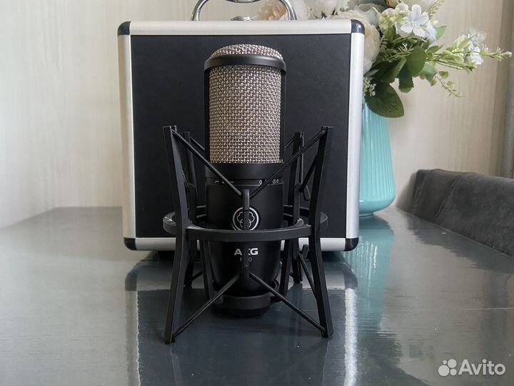 Микрофон akg p220