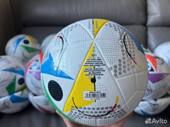 Футбольный мяч adidas euro 2024
