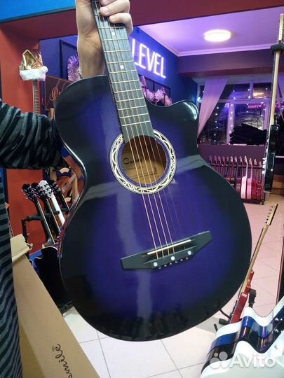 Гитара фиолетовая