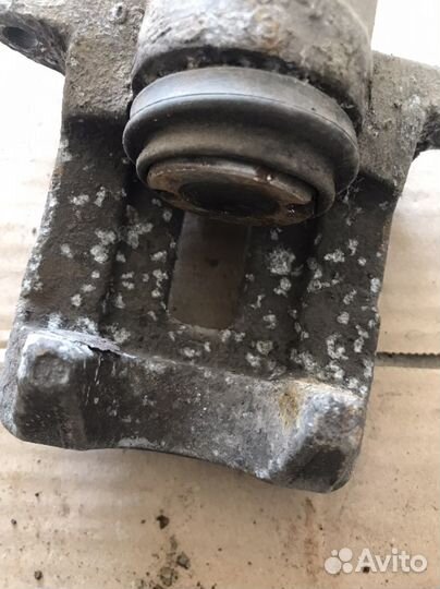 Суппорт задний левый Skoda Octavia A5 (3480)