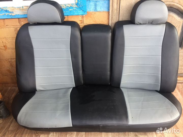Задний диван priora