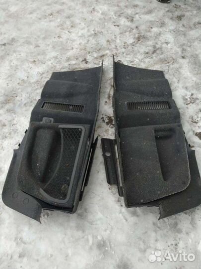 Обшивка багажника правая Audi A8 D3