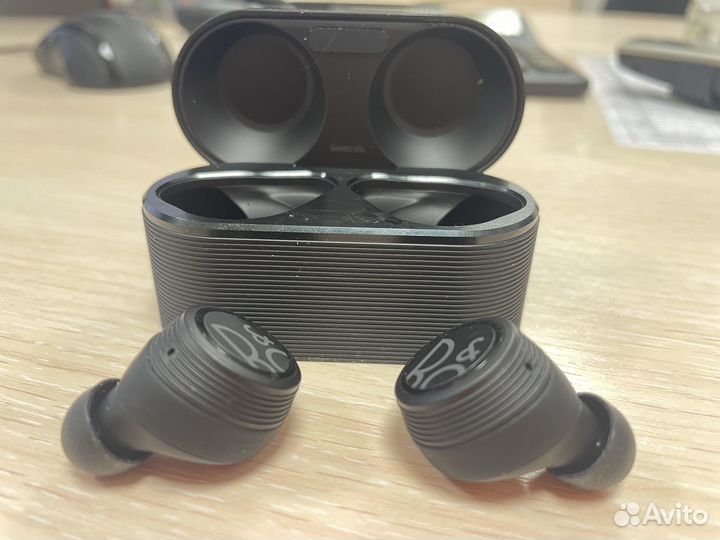 Беспроводные наушники Bang & Olufsen Beoplay E8 Sp