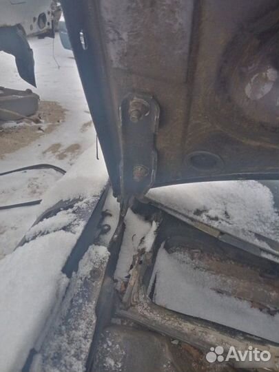 Петля капота Audi A6 C5 1997