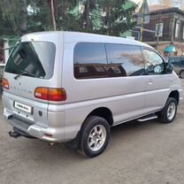 Mitsubishi Delica 3.0 AT, 1996, битый, 200 000 км, с пробегом, цена 370 000 руб.