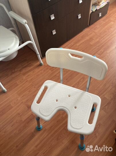 Стул для купания пожилых и инвалидов