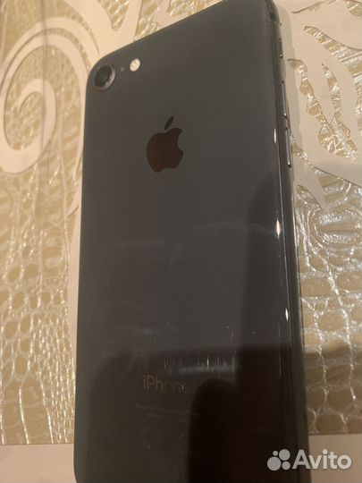 iPhone 8, 64 ГБ