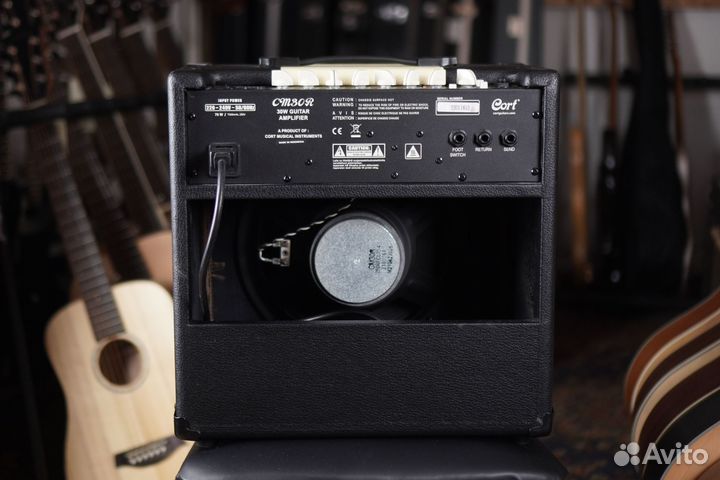 Гитарный комбик Cort CM30R BK