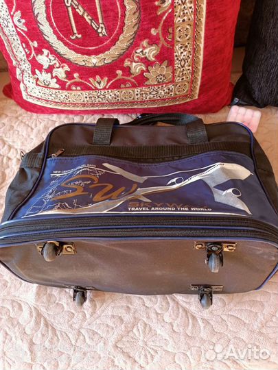 Сумка на колесиках