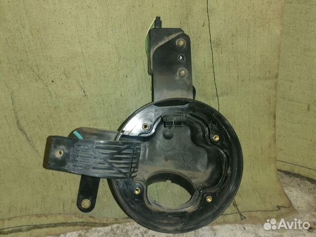 Механизм лючка бензобака ML320 W163