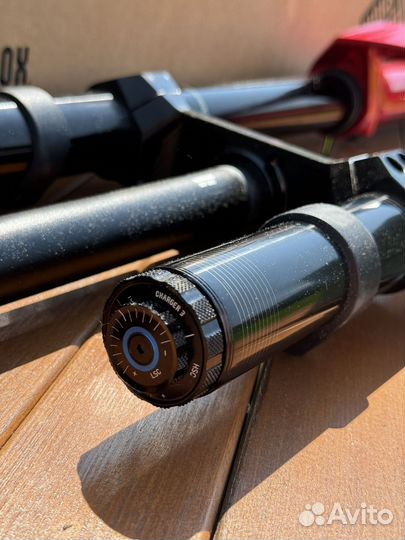 Вилка RockShox Ultimate Charger 3 DebonAir+ 29 200