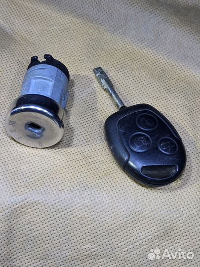 Личинка замка с ключом Форд Мондео 3