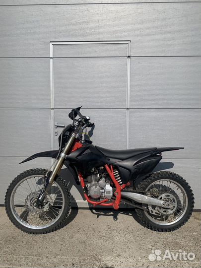 Мотоцикл BSE J1