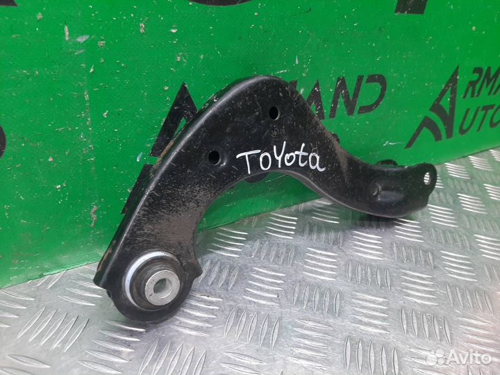 Рычаг подвески верхний задний правый Toyota Camry