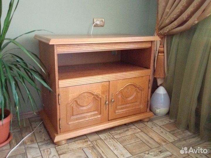 Тумба под телевизор, массив дуба Беларусь