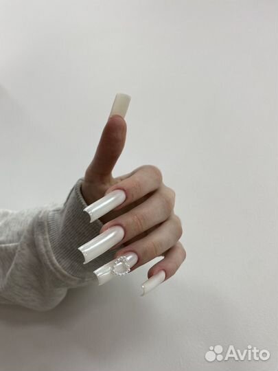 Маникюр, педикюр, наращивание ногтей