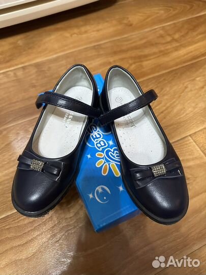 Туфли для девочки темно синии 29 размер