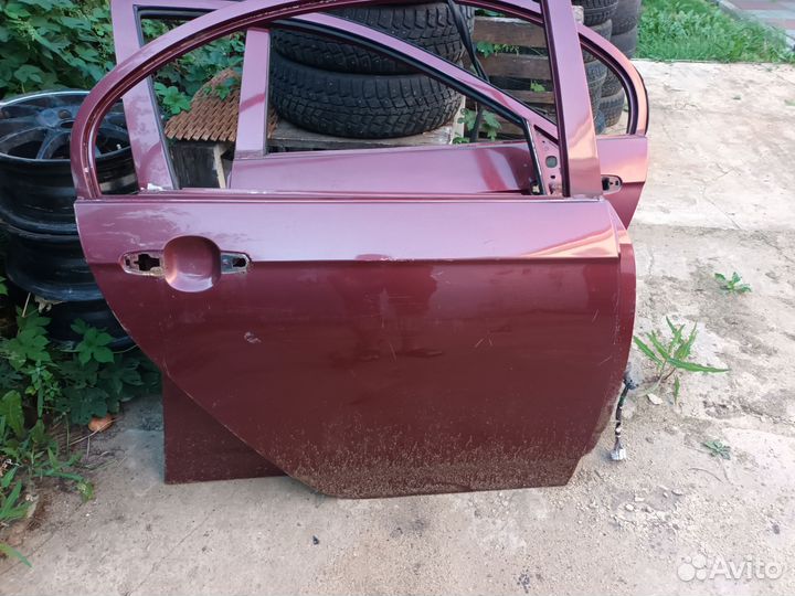 Продаю двери от лифан солано 620 1.6