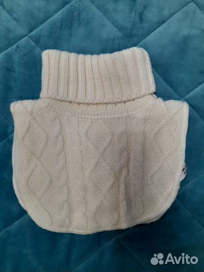 Много шапок зимних и осенних на девочку