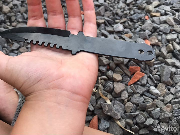 Метательнный нож