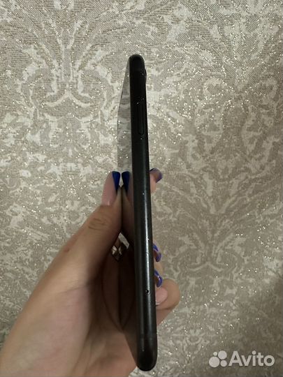 Телефон iPhone xr