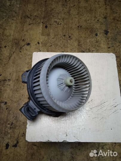 Моторчик печки Тойота Королла 150