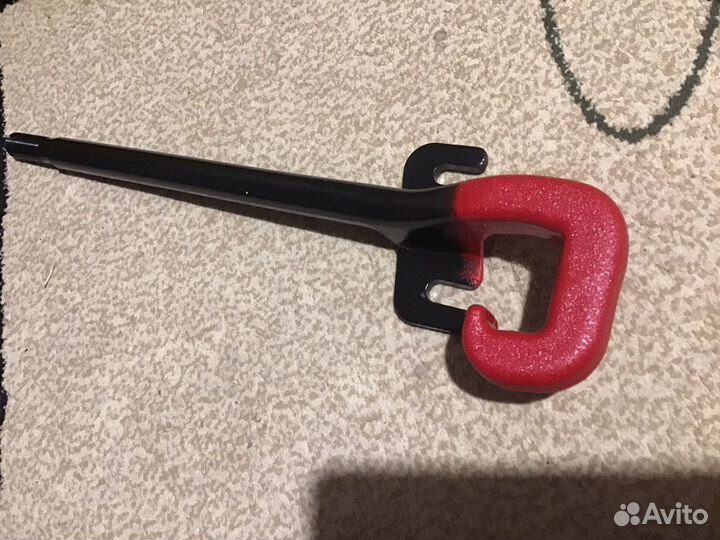 Крюк буксировочный Jeep Cherokee 2014