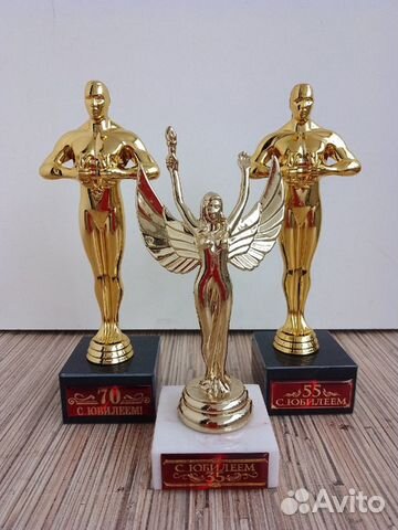 Кубок на подставке, Оскары и Ника