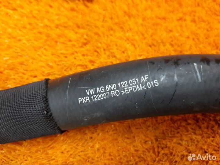 Патрубок радиатора нижний Volkswagen Tiguan 5N