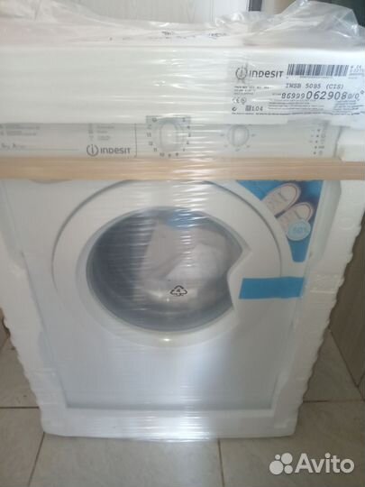 Стиральная машина Indesit, 40см, новая, в упаковке