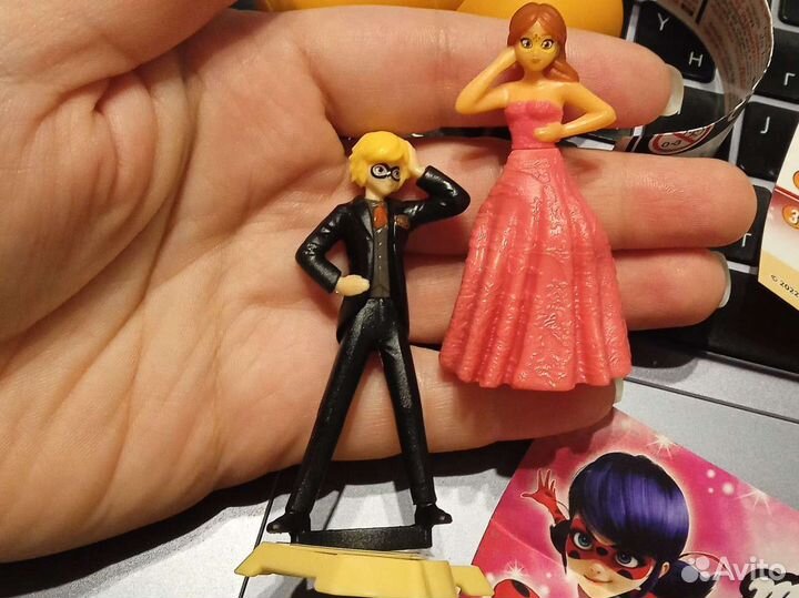 Киндер сюрприз игрушка леди баг