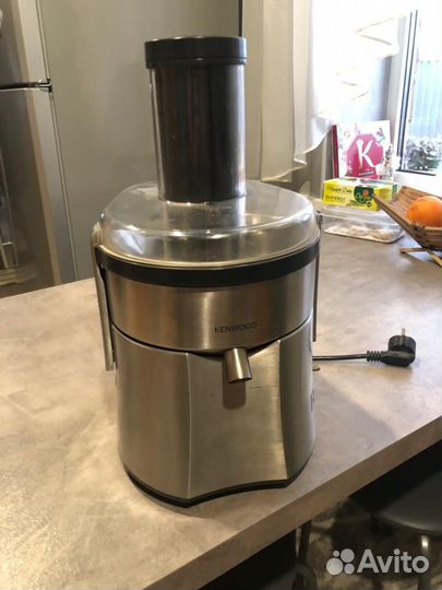 Центробежная Соковыжималка Kenwood JE810