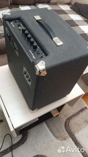 Басовый Комбоусилитель Ampeg BA108