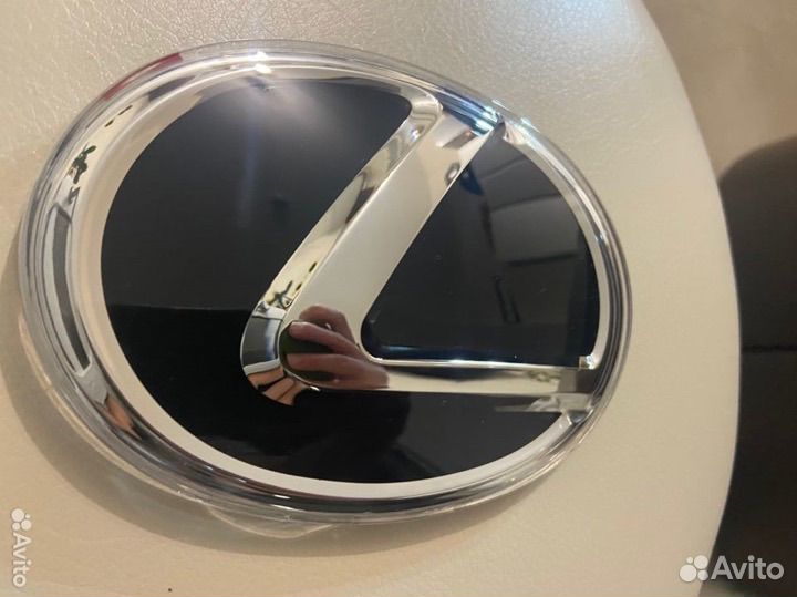 Эмблема Lexus 150/107