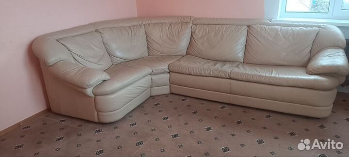 Кожаный угловой диван бу