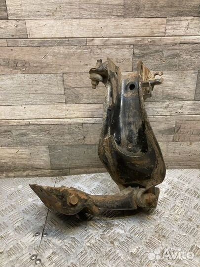 Рычаг подвески верхний передний правый Nissan