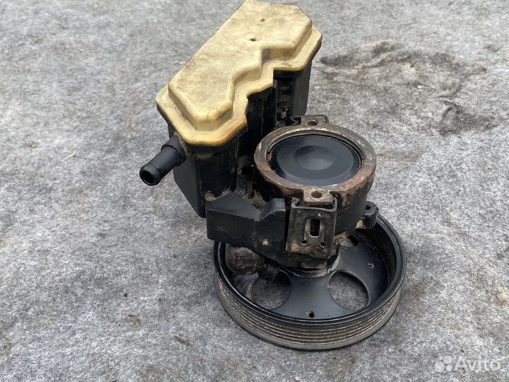 Насос Гура с бачком Opel Vectra B