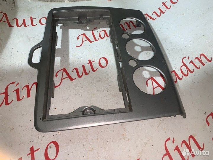 Рамка магнитолы Ford Focus 2