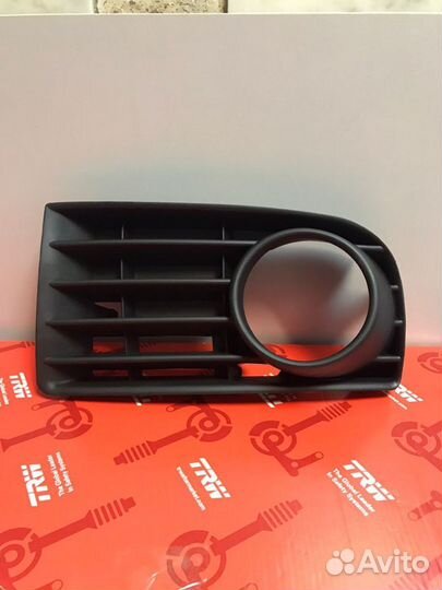 Volkswagen golf 5 решетка бампера левая