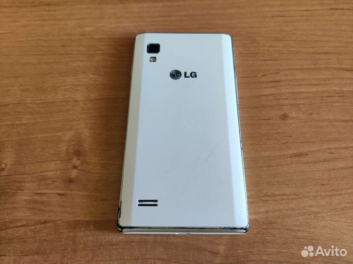 Телефон LG Optimus L9