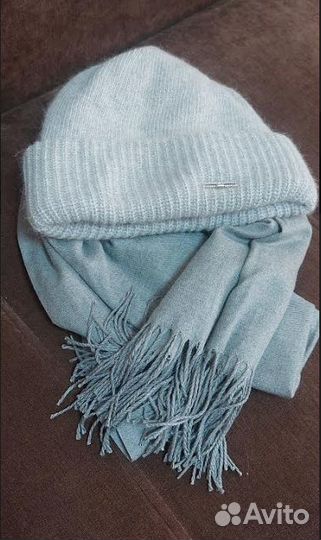 Шапка женская вязаная и палантин