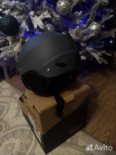 Шлем горнолыжный