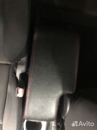 Подлокотник консоль на Nissan juke