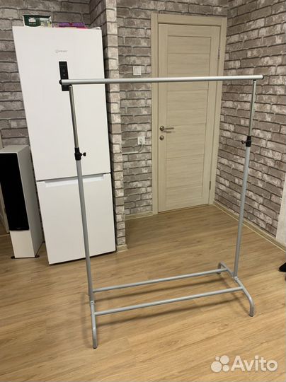 Усиленная Вешалка Штанга для Одежды стойка