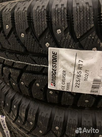 Bridgestone Ice Cruiser 7000S 225/65 R17 102T
