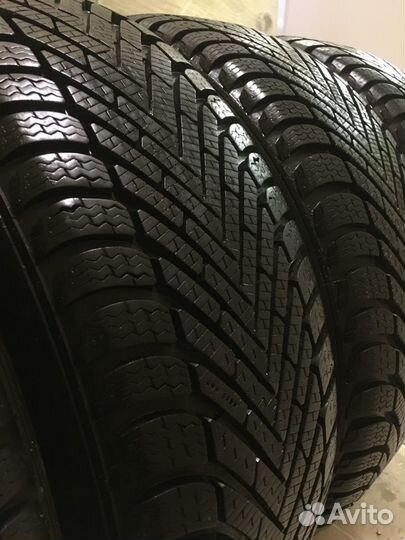 Pirelli Winter Cinturato 205/55 R17 95T