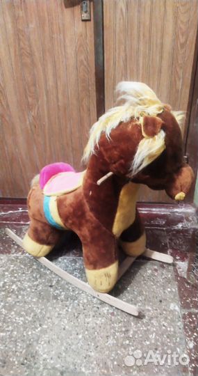 Детская качалка лошадь