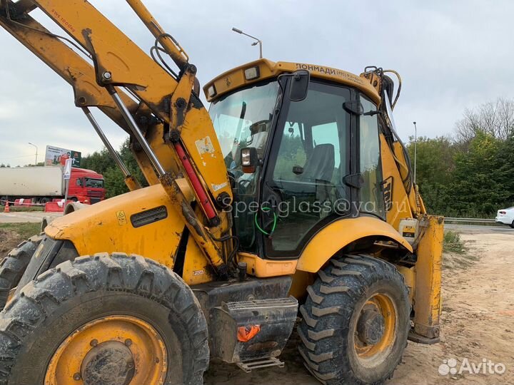 Лобовое стекло jcb