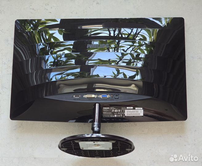 Монитор Philips 22